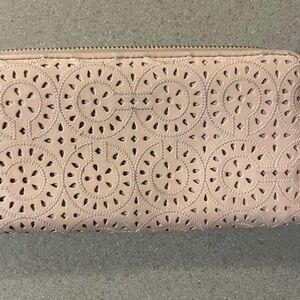 Coach Blush Laser-Cut Wallet ivory in great condition